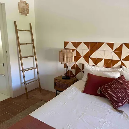 בית נופש Rustic House With 2 Pools In A Monastery