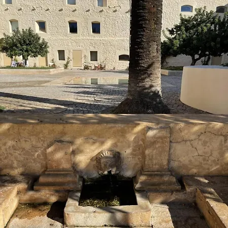 Rustic House With 2 Pools In A Monastery בית נופש טאווירה