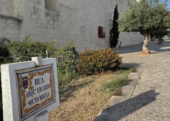 Rustic House With 2 Pools In A Monastery Сasa de vacaciones *