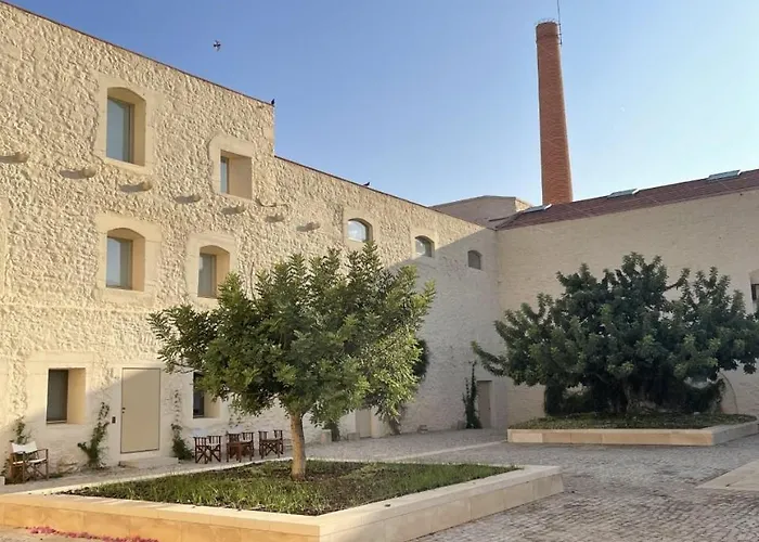 Rustic House With 2 Pools In A Monastery Сasa de vacaciones